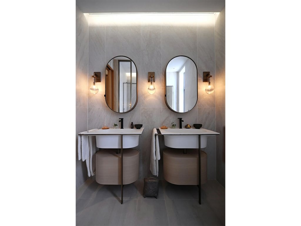 https://img.propertyraptor.com/cdn-cgi/imagedelivery/KD5bF_AFL0JDTbKLWF7z9g/ap8/ap8_001/hornet/prp/img/73a807c7696492c769adaec93721e53b.jpg/public