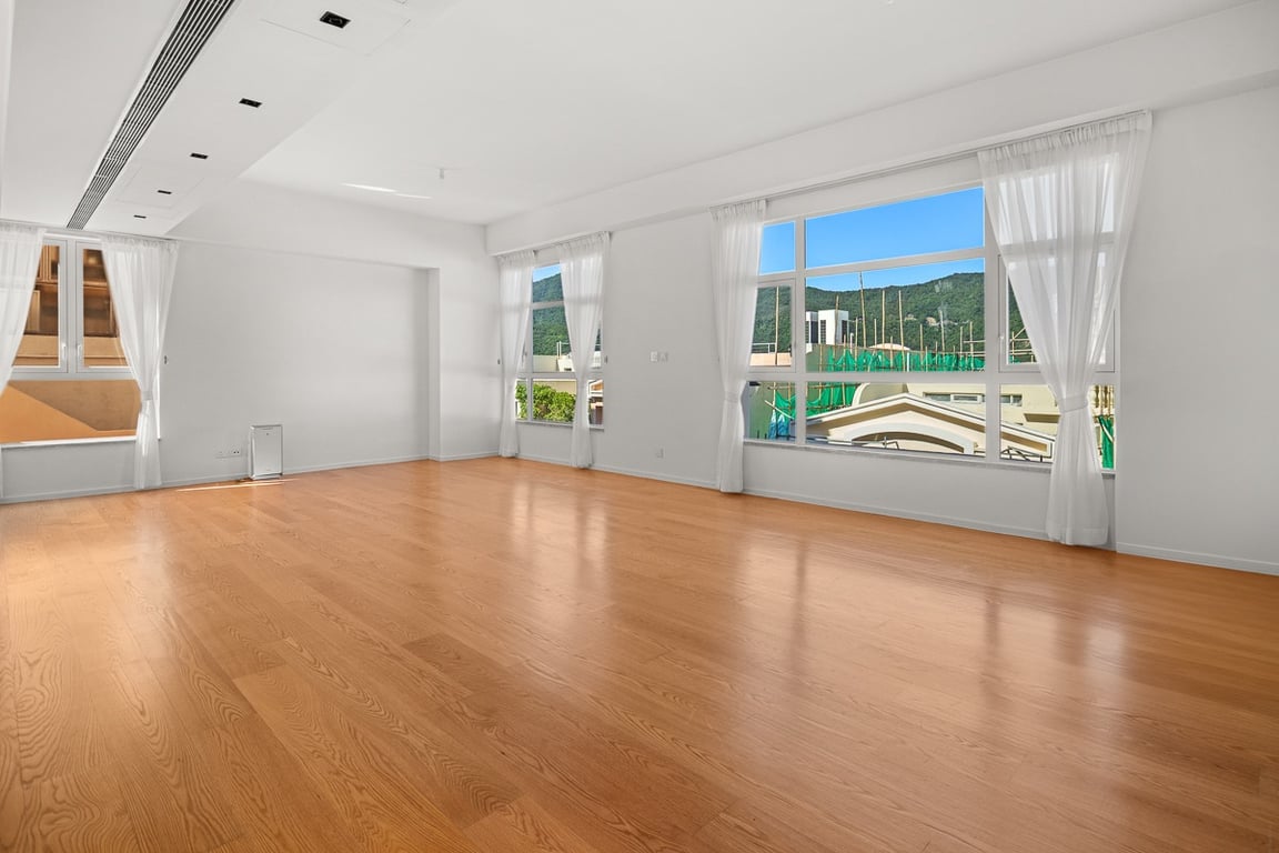 Redhill Peninsula - Cedar Drive