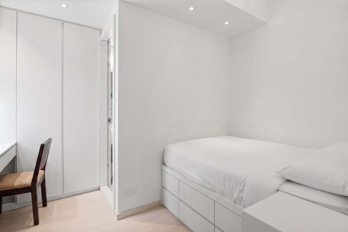 https://img.propertyraptor.com/cdn-cgi/imagedelivery/KD5bF_AFL0JDTbKLWF7z9g/ap8/ap8_001/hornet/prp/img/73f1c2b7d7c2024935bcb2562672c2de-wtm.jpg/public