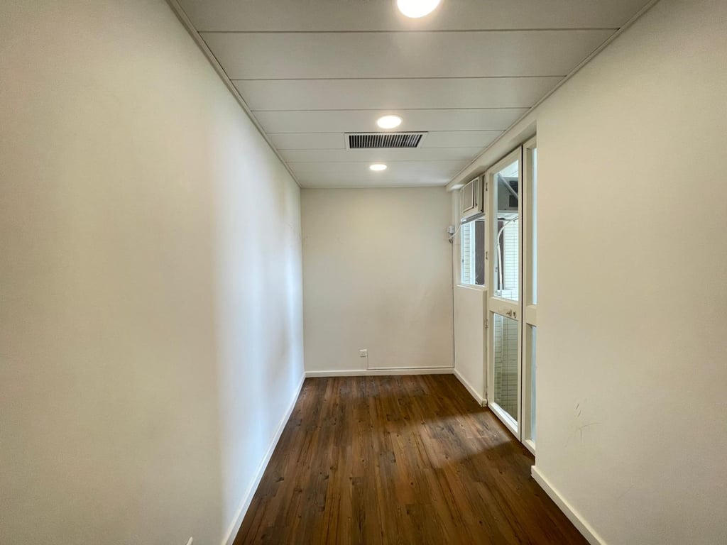 https://img.propertyraptor.com/cdn-cgi/imagedelivery/KD5bF_AFL0JDTbKLWF7z9g/ap8/ap8_001/hornet/prp/img/73fd0a38e200bd6ce74c795ee8185dee-wtm.jpg/public