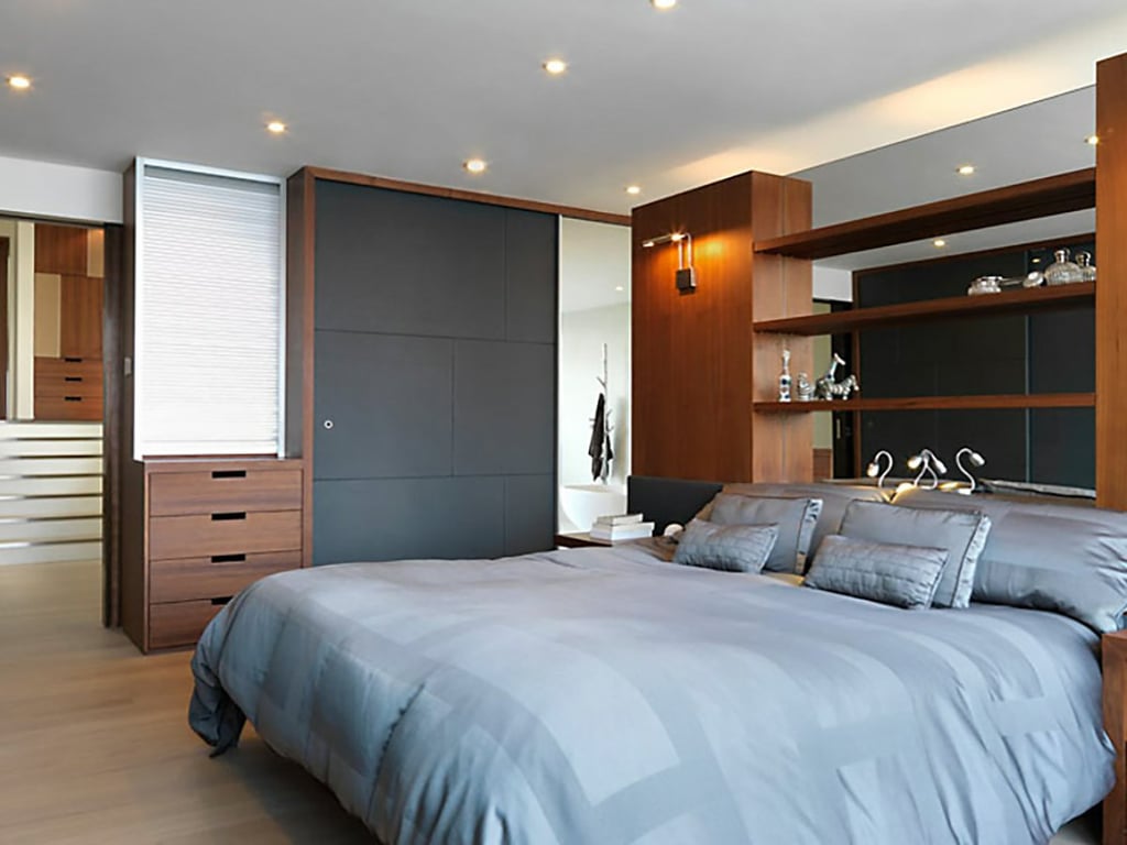https://img.propertyraptor.com/cdn-cgi/imagedelivery/KD5bF_AFL0JDTbKLWF7z9g/ap8/ap8_001/hornet/prp/img/7403ebc02184db1d678447a56594a3f8.jpg/public