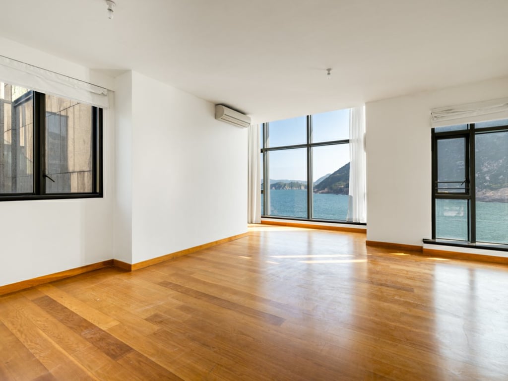 https://img.propertyraptor.com/cdn-cgi/imagedelivery/KD5bF_AFL0JDTbKLWF7z9g/ap8/ap8_001/hornet/prp/img/74070f69f4da718e4a800ced94b571f5.jpg/public