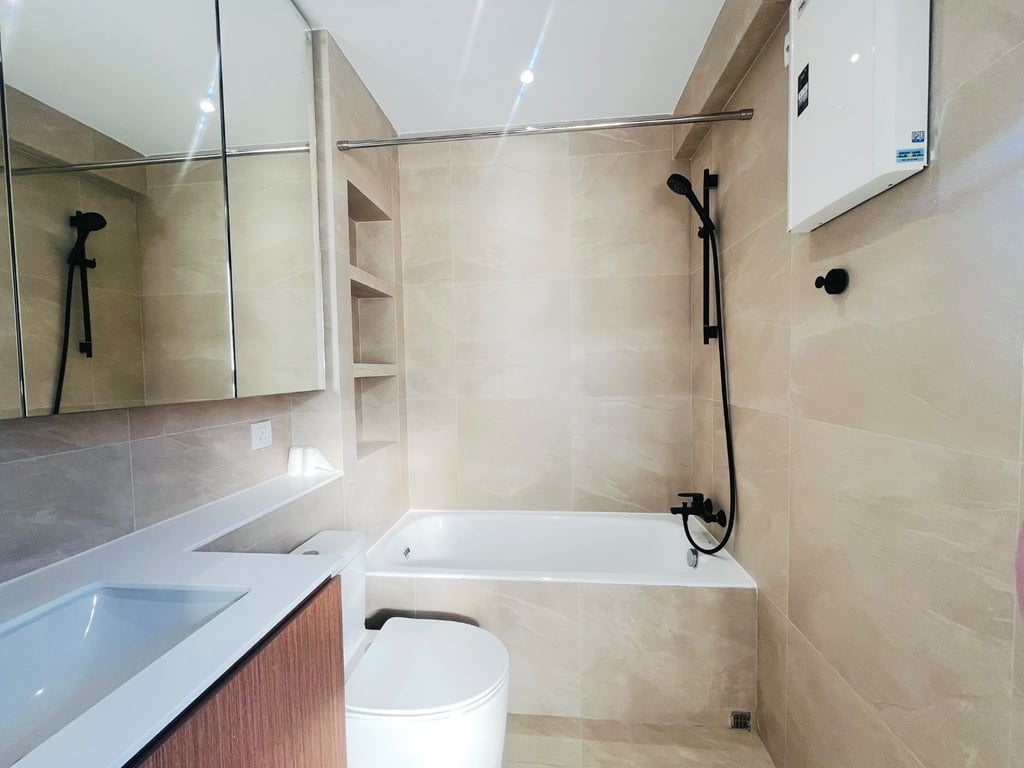 https://img.propertyraptor.com/cdn-cgi/imagedelivery/KD5bF_AFL0JDTbKLWF7z9g/ap8/ap8_001/hornet/prp/img/743a5046ce01afb1ef04c60f3f98ae10-wtm.jpg/public