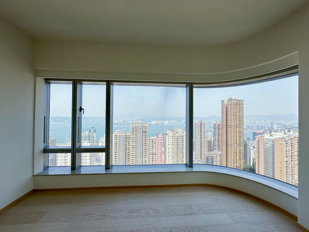 https://img.propertyraptor.com/cdn-cgi/imagedelivery/KD5bF_AFL0JDTbKLWF7z9g/ap8/ap8_001/hornet/prp/img/74993f94d06f26e43274199e23dc8a2a.jpg/public