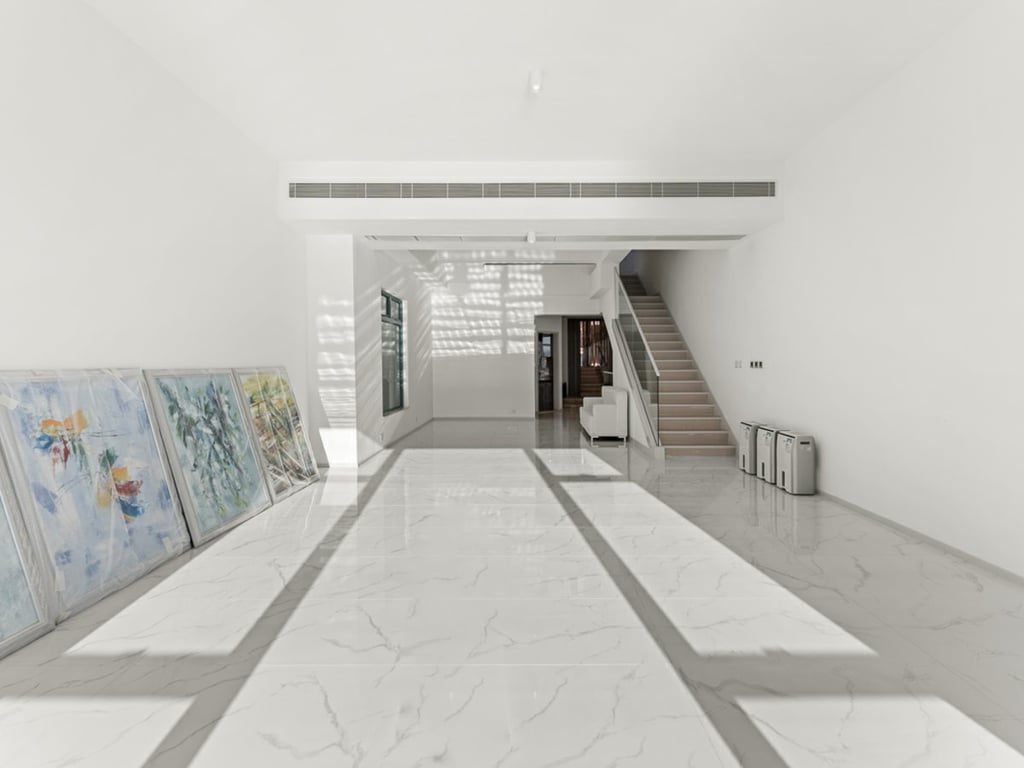 https://img.propertyraptor.com/cdn-cgi/imagedelivery/KD5bF_AFL0JDTbKLWF7z9g/ap8/ap8_001/hornet/prp/img/74fa620715d7f1cabfeb47a04d31e53f.jpg/public