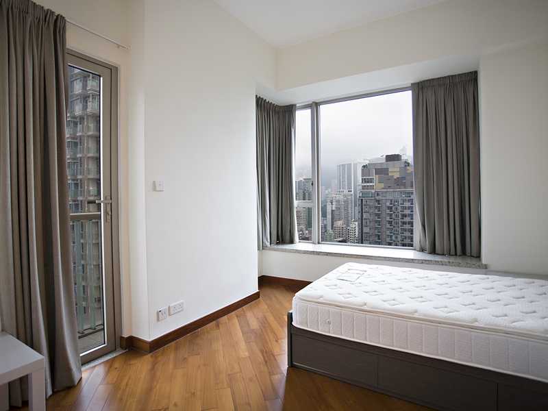 https://img.propertyraptor.com/cdn-cgi/imagedelivery/KD5bF_AFL0JDTbKLWF7z9g/ap8/ap8_001/hornet/prp/img/7511489a714c9edcf5f036167c0fe611.jpg/public