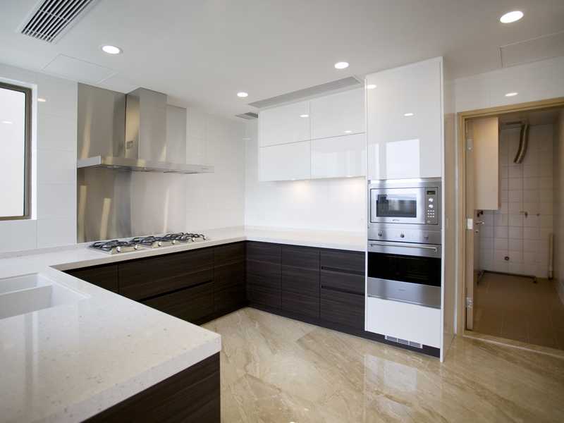 https://img.propertyraptor.com/cdn-cgi/imagedelivery/KD5bF_AFL0JDTbKLWF7z9g/ap8/ap8_001/hornet/prp/img/755c9527e0d56af1955d5e9747d6a050.jpg/public