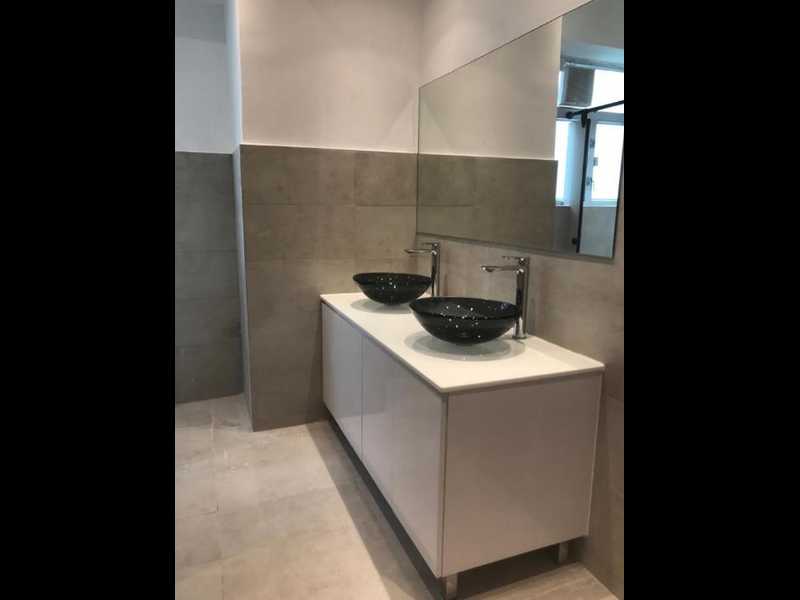 https://img.propertyraptor.com/cdn-cgi/imagedelivery/KD5bF_AFL0JDTbKLWF7z9g/ap8/ap8_001/hornet/prp/img/7563b4c054ad919f06167e7aa7a259b0.jpg/public