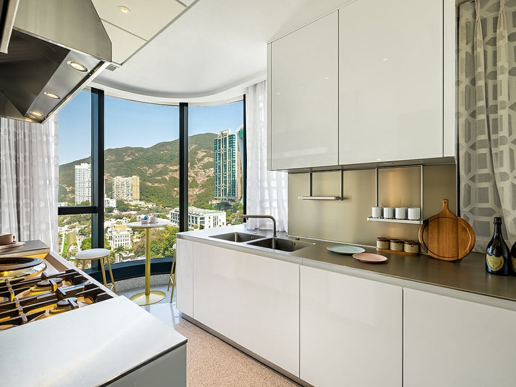 https://img.propertyraptor.com/cdn-cgi/imagedelivery/KD5bF_AFL0JDTbKLWF7z9g/ap8/ap8_001/hornet/prp/img/758e883fb45baeec234004ce024fa0a3.jpg/public