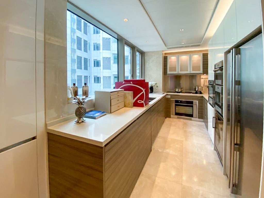 https://img.propertyraptor.com/cdn-cgi/imagedelivery/KD5bF_AFL0JDTbKLWF7z9g/ap8/ap8_001/hornet/prp/img/75d87147a26d9c723dbbc551a93eb35c-wtm.jpg/public