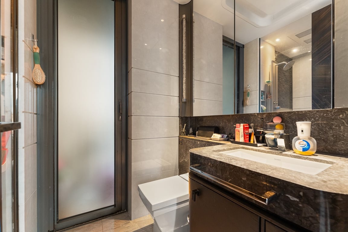 https://img.propertyraptor.com/cdn-cgi/imagedelivery/KD5bF_AFL0JDTbKLWF7z9g/ap8/ap8_001/hornet/prp/img/763fabdf95cb02161bcec6a1c29f69a0-wtm.jpg/public