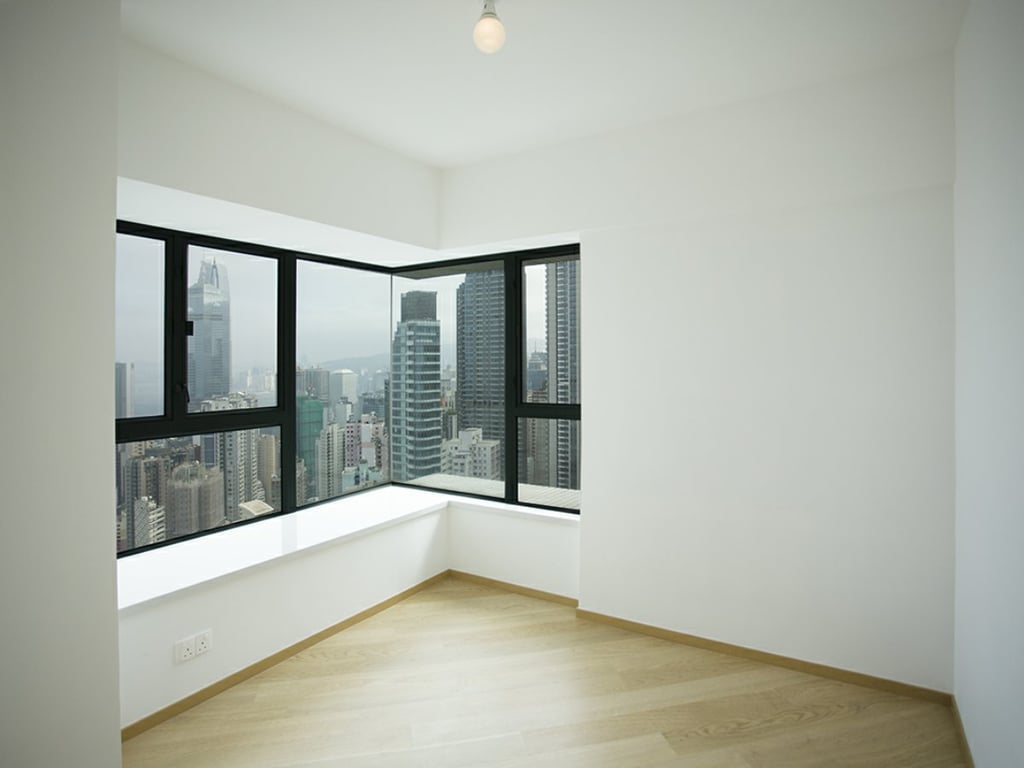 https://img.propertyraptor.com/cdn-cgi/imagedelivery/KD5bF_AFL0JDTbKLWF7z9g/ap8/ap8_001/hornet/prp/img/76460138a34a4097591967ece9dae3a7.jpg/public