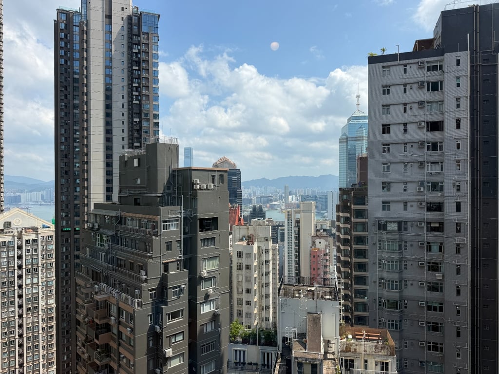 https://img.propertyraptor.com/cdn-cgi/imagedelivery/KD5bF_AFL0JDTbKLWF7z9g/ap8/ap8_001/hornet/prp/img/7665df2b8fa0555c5575842fd948b20b-wtm.jpg/public