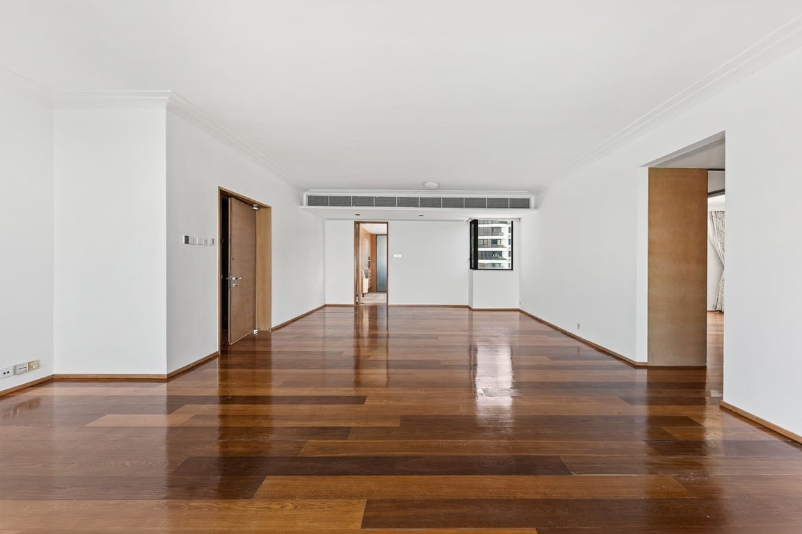https://img.propertyraptor.com/cdn-cgi/imagedelivery/KD5bF_AFL0JDTbKLWF7z9g/ap8/ap8_001/hornet/prp/img/7699b3dcd443bafde3db22c93b739798-wtm.jpg/public