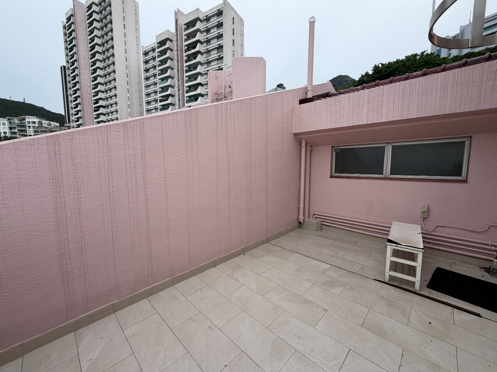 https://img.propertyraptor.com/cdn-cgi/imagedelivery/KD5bF_AFL0JDTbKLWF7z9g/ap8/ap8_001/hornet/prp/img/77405437321c04f7b6af1c953f661810-wtm.jpg/public