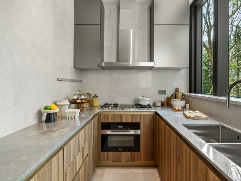 https://img.propertyraptor.com/cdn-cgi/imagedelivery/KD5bF_AFL0JDTbKLWF7z9g/ap8/ap8_001/hornet/prp/img/776989529a255d7f02945784504a454c.jpg/public