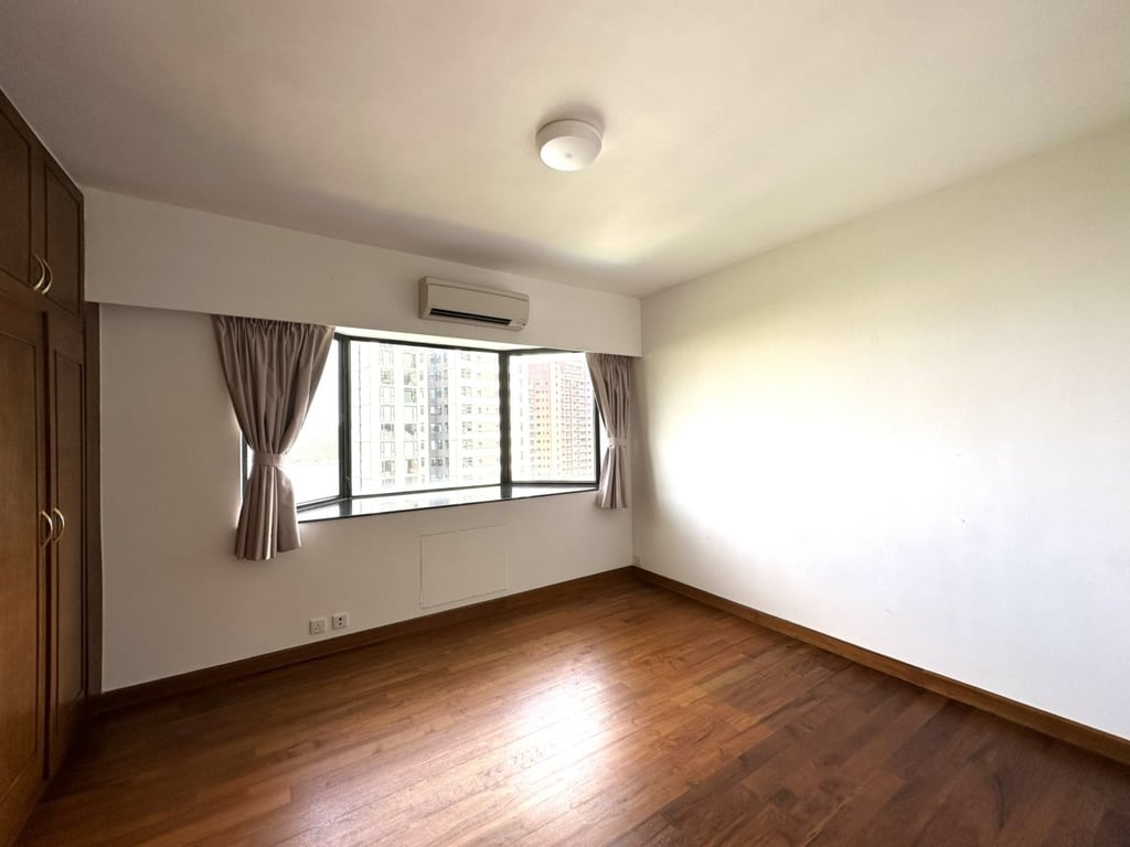 https://img.propertyraptor.com/cdn-cgi/imagedelivery/KD5bF_AFL0JDTbKLWF7z9g/ap8/ap8_001/hornet/prp/img/778fad3ce34fc2ea16c0d082fe4ba5d9.jpg/public