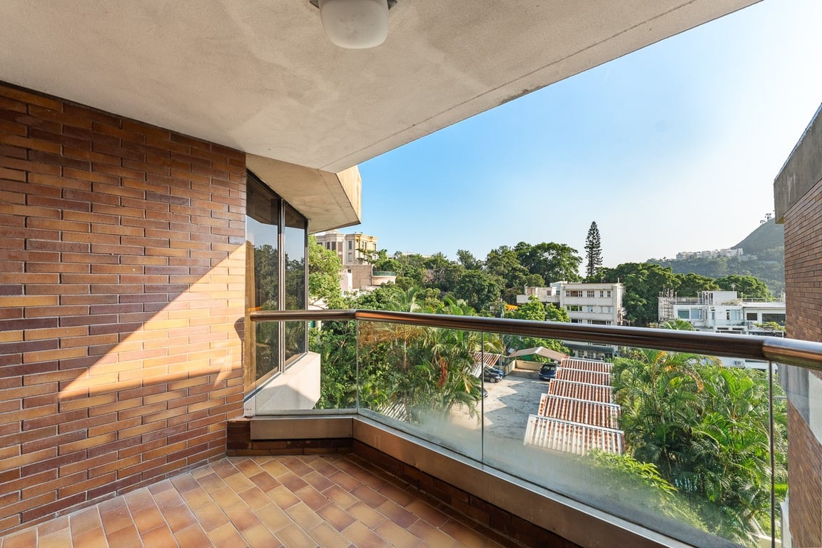 https://img.propertyraptor.com/cdn-cgi/imagedelivery/KD5bF_AFL0JDTbKLWF7z9g/ap8/ap8_001/hornet/prp/img/77a83f56c0ed1dcdd9a809c3bd71b3f4-wtm.jpg/public