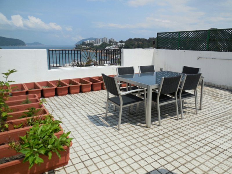 https://img.propertyraptor.com/cdn-cgi/imagedelivery/KD5bF_AFL0JDTbKLWF7z9g/ap8/ap8_001/hornet/prp/img/77b6a25792465f500048fbd958a913a5.jpg/public