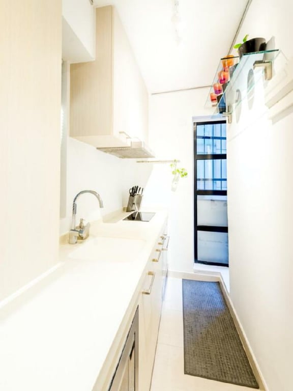 https://img.propertyraptor.com/cdn-cgi/imagedelivery/KD5bF_AFL0JDTbKLWF7z9g/ap8/ap8_001/hornet/prp/img/77d3cb3f0d3b7cf70436881ec6923d66.jpg/public