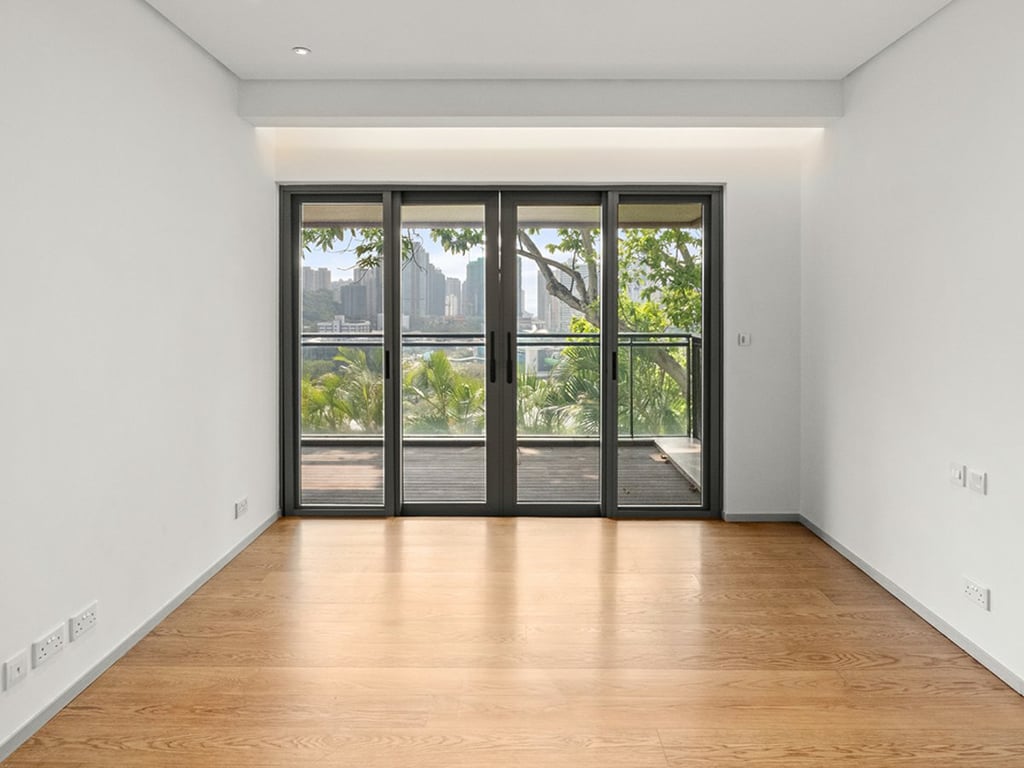 https://img.propertyraptor.com/cdn-cgi/imagedelivery/KD5bF_AFL0JDTbKLWF7z9g/ap8/ap8_001/hornet/prp/img/7824610b0454baa15554dfaf66371523.jpg/public