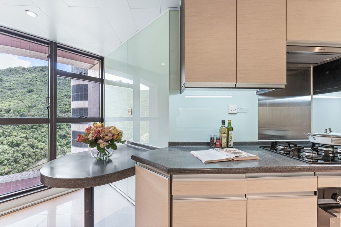 https://img.propertyraptor.com/cdn-cgi/imagedelivery/KD5bF_AFL0JDTbKLWF7z9g/ap8/ap8_001/hornet/prp/img/787d33bbdd1a78fa92e4969d91bd9d0a-wtm.jpg/public