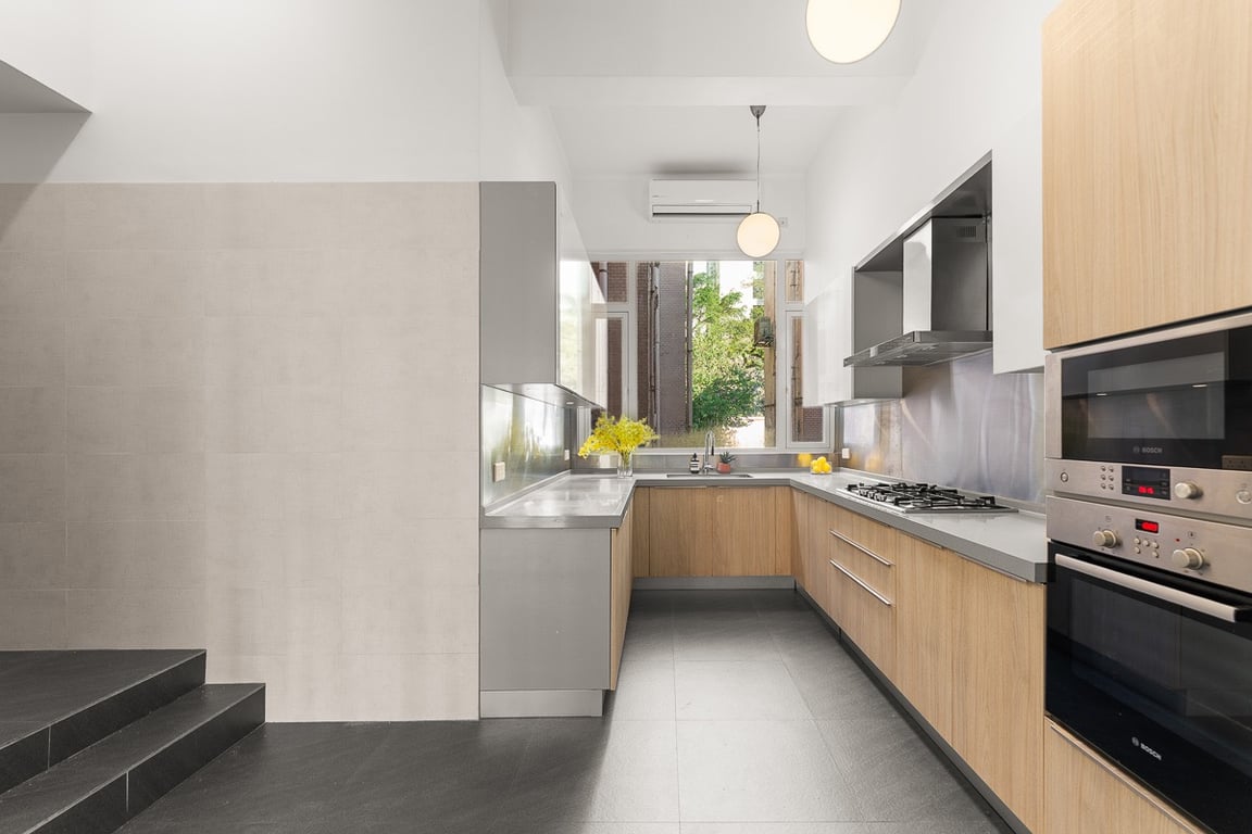 https://img.propertyraptor.com/cdn-cgi/imagedelivery/KD5bF_AFL0JDTbKLWF7z9g/ap8/ap8_001/hornet/prp/img/7884b8524cb5f5c8cd9b8658592b4e89-wtm.jpg/public