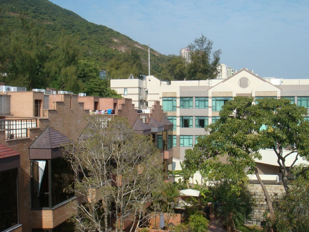 https://img.propertyraptor.com/cdn-cgi/imagedelivery/KD5bF_AFL0JDTbKLWF7z9g/ap8/ap8_001/hornet/prp/img/78eeca5213b03a2b756c466b0826d522-wtm.jpg/public
