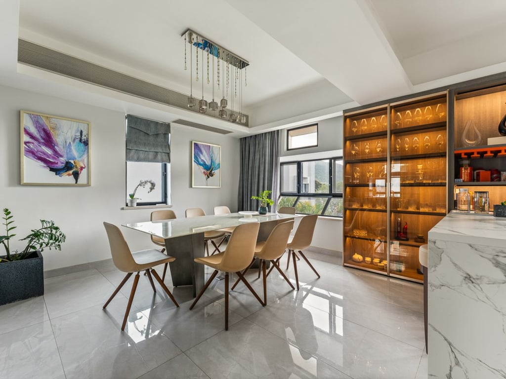 https://img.propertyraptor.com/cdn-cgi/imagedelivery/KD5bF_AFL0JDTbKLWF7z9g/ap8/ap8_001/hornet/prp/img/790b95bca79d08b16caf659abccc8be5.jpg/public
