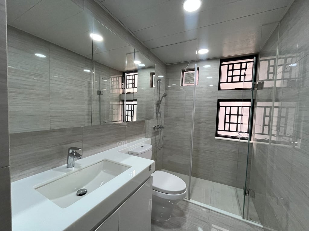 https://img.propertyraptor.com/cdn-cgi/imagedelivery/KD5bF_AFL0JDTbKLWF7z9g/ap8/ap8_001/hornet/prp/img/792830cd3e52ab7070a18d8e74f401e2-wtm.jpg/public