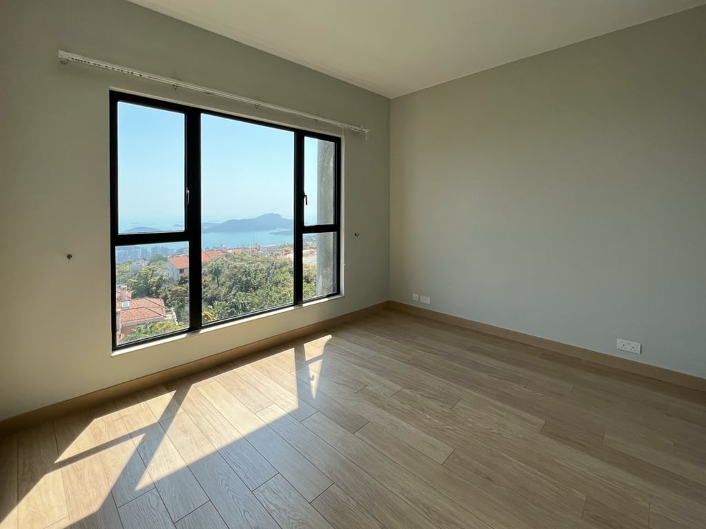 https://img.propertyraptor.com/cdn-cgi/imagedelivery/KD5bF_AFL0JDTbKLWF7z9g/ap8/ap8_001/hornet/prp/img/793982e9336d1e408ac1afe6644e541d.jpg/public