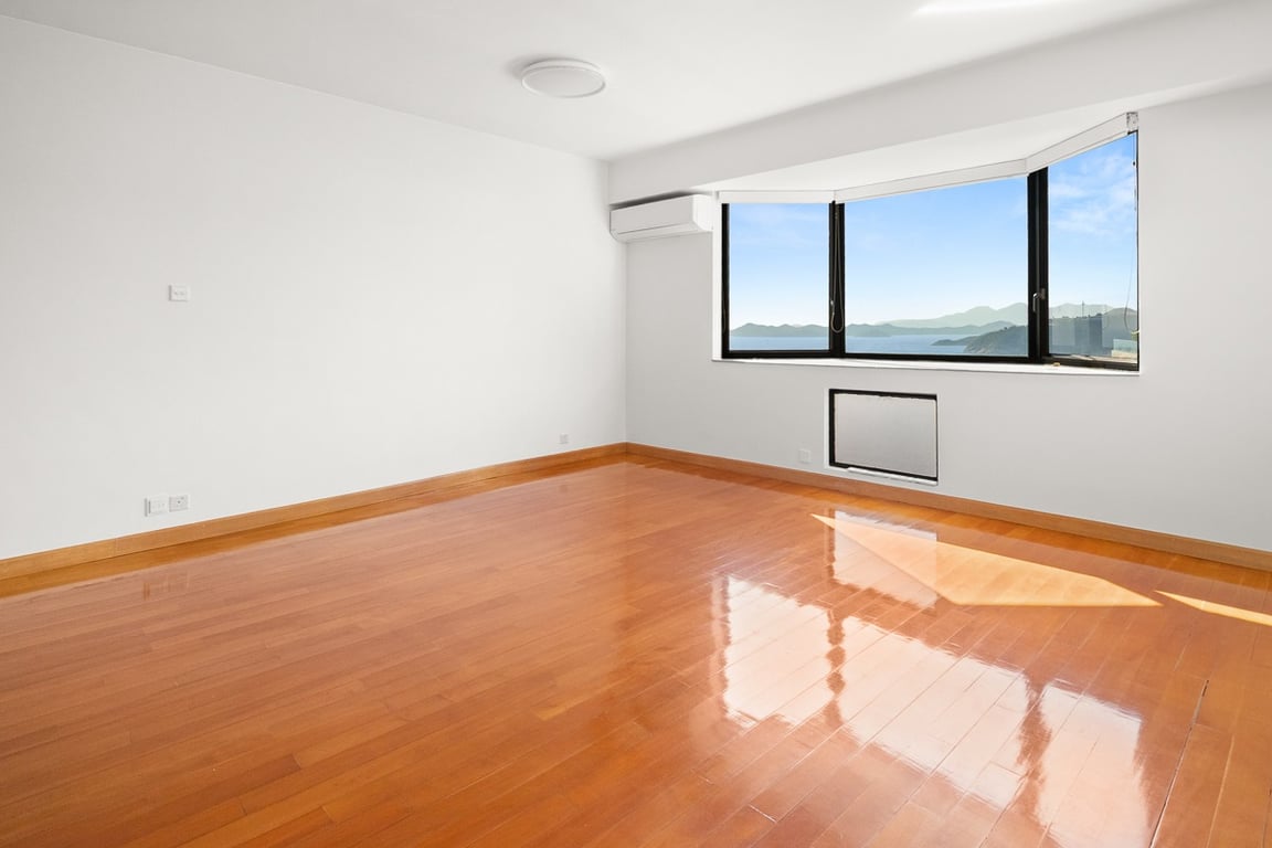 https://img.propertyraptor.com/cdn-cgi/imagedelivery/KD5bF_AFL0JDTbKLWF7z9g/ap8/ap8_001/hornet/prp/img/79b985e684519159fe9d2c2c504c8bda-wtm.jpg/public
