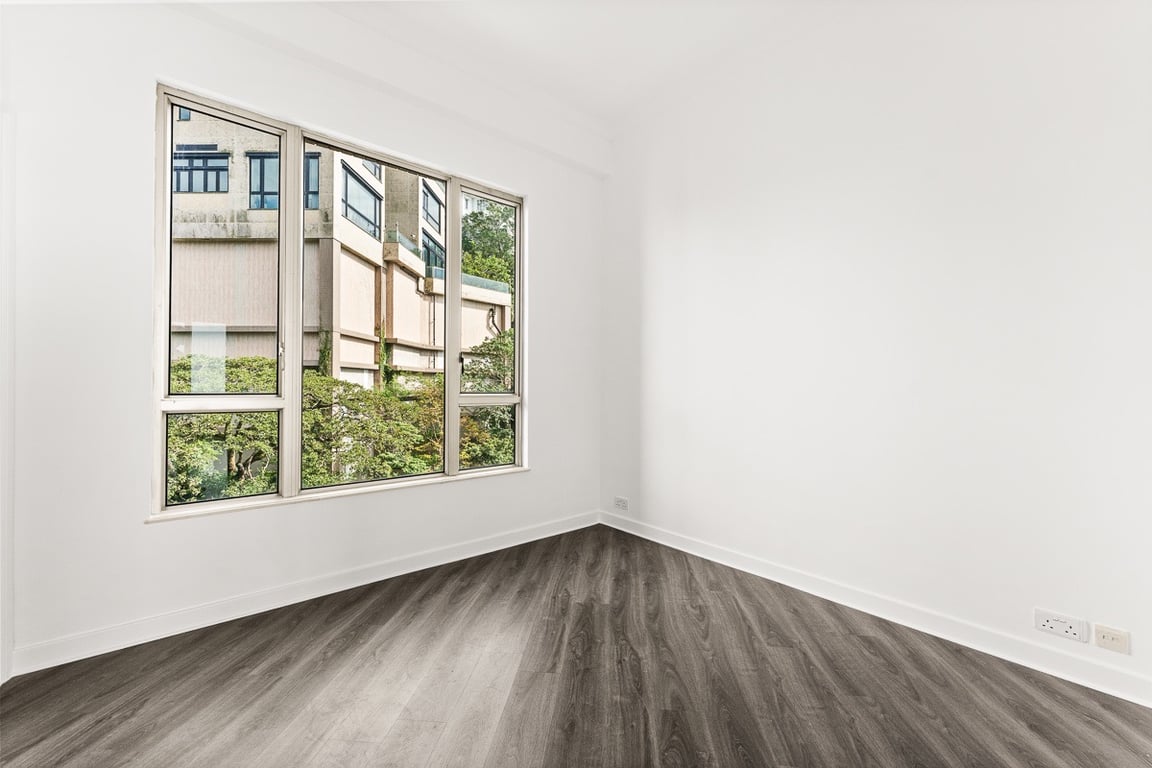 https://img.propertyraptor.com/cdn-cgi/imagedelivery/KD5bF_AFL0JDTbKLWF7z9g/ap8/ap8_001/hornet/prp/img/79db47ac52de8490bb41ecc29f120e4c-wtm.jpg/public