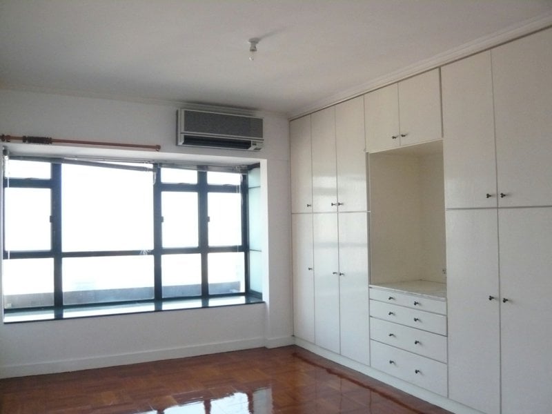 https://img.propertyraptor.com/cdn-cgi/imagedelivery/KD5bF_AFL0JDTbKLWF7z9g/ap8/ap8_001/hornet/prp/img/79e42d137026ae047ae7bd17ff8855ba.jpg/public
