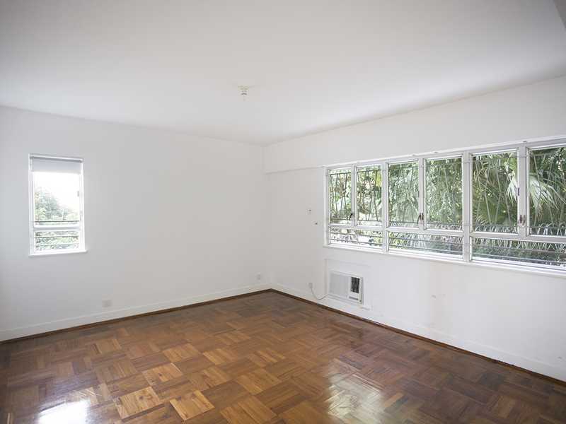 https://img.propertyraptor.com/cdn-cgi/imagedelivery/KD5bF_AFL0JDTbKLWF7z9g/ap8/ap8_001/hornet/prp/img/7a150094efd76ef02dcf91c0fd54390e.jpg/public