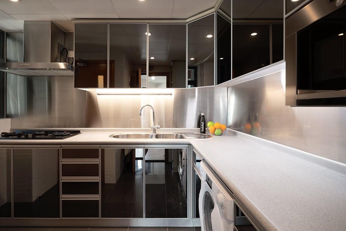 https://img.propertyraptor.com/cdn-cgi/imagedelivery/KD5bF_AFL0JDTbKLWF7z9g/ap8/ap8_001/hornet/prp/img/7a319b59c638cf6e8bd54821e1d1f2d5-wtm.jpg/public