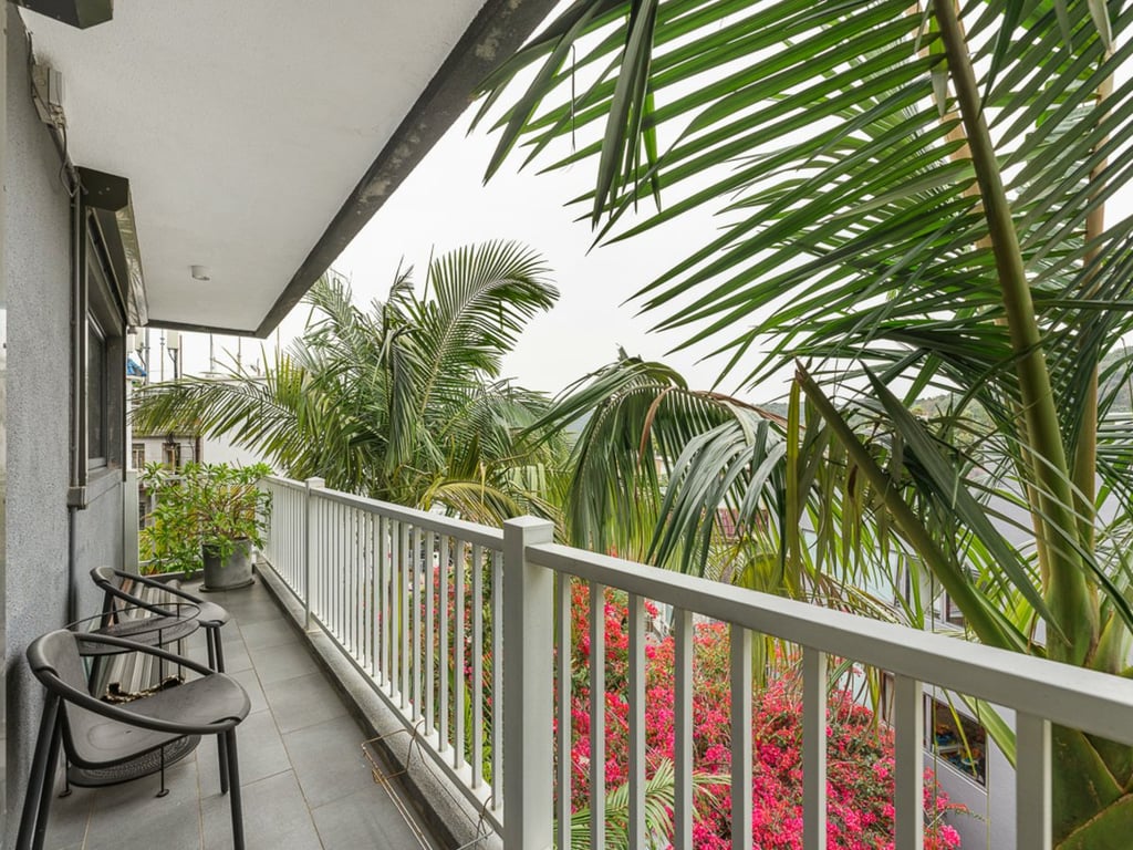 https://img.propertyraptor.com/cdn-cgi/imagedelivery/KD5bF_AFL0JDTbKLWF7z9g/ap8/ap8_001/hornet/prp/img/7a5234c336aa5bba899e5eaf317d8643.jpg/public