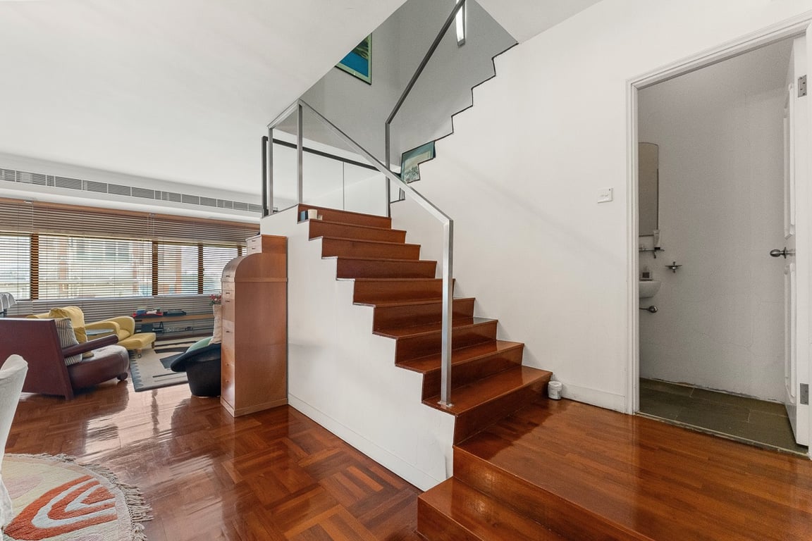 https://img.propertyraptor.com/cdn-cgi/imagedelivery/KD5bF_AFL0JDTbKLWF7z9g/ap8/ap8_001/hornet/prp/img/7a6dbce316c9a00fcca59e8d1d0872bd-wtm.jpg/public