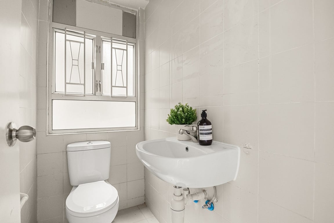 https://img.propertyraptor.com/cdn-cgi/imagedelivery/KD5bF_AFL0JDTbKLWF7z9g/ap8/ap8_001/hornet/prp/img/7a7385d09b33c90613454d2c8cde38b3-wtm.jpg/public