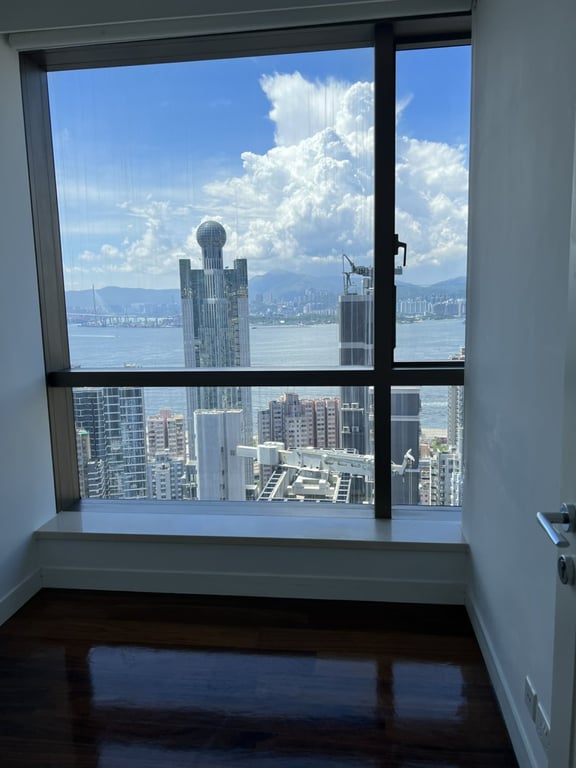 https://img.propertyraptor.com/cdn-cgi/imagedelivery/KD5bF_AFL0JDTbKLWF7z9g/ap8/ap8_001/hornet/prp/img/7a81ff24677775c8bede164eab5694f9.jpg/public