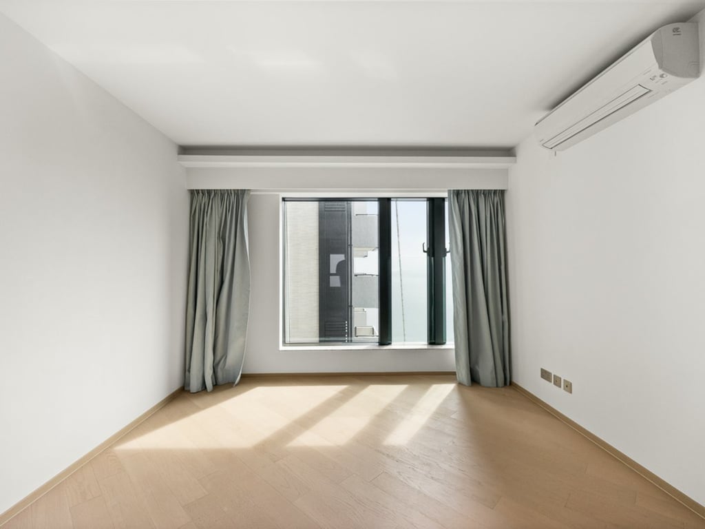 https://img.propertyraptor.com/cdn-cgi/imagedelivery/KD5bF_AFL0JDTbKLWF7z9g/ap8/ap8_001/hornet/prp/img/7a8238e6b948b783c8b984a805c35115.jpg/public