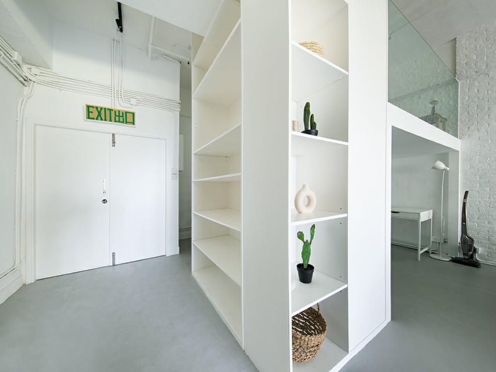 https://img.propertyraptor.com/cdn-cgi/imagedelivery/KD5bF_AFL0JDTbKLWF7z9g/ap8/ap8_001/hornet/prp/img/7a9f587b3d6cd94b64541f9424bf90ad.jpg/public