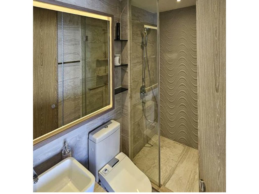 https://img.propertyraptor.com/cdn-cgi/imagedelivery/KD5bF_AFL0JDTbKLWF7z9g/ap8/ap8_001/hornet/prp/img/7aa4beb5882c80d85f1ae93a8bcbb129.jpg/public