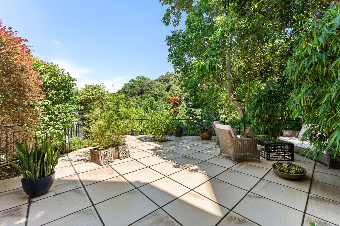 https://img.propertyraptor.com/cdn-cgi/imagedelivery/KD5bF_AFL0JDTbKLWF7z9g/ap8/ap8_001/hornet/prp/img/7ac14dff17664114a0630936181403ec-wtm.jpg/public