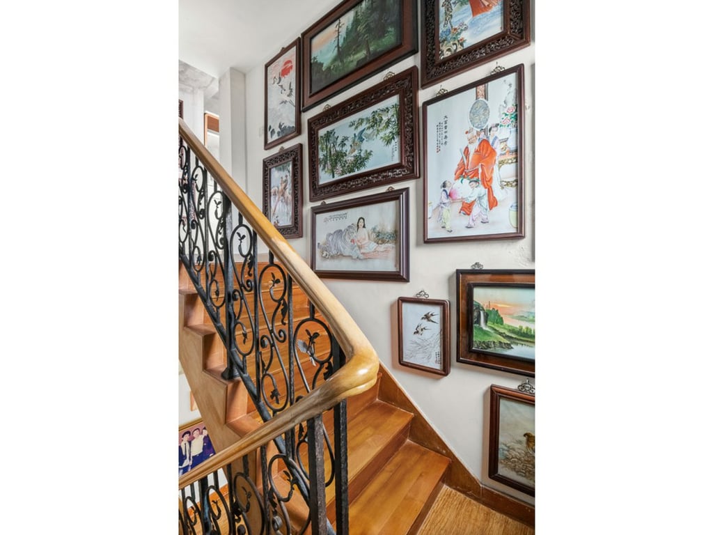 https://img.propertyraptor.com/cdn-cgi/imagedelivery/KD5bF_AFL0JDTbKLWF7z9g/ap8/ap8_001/hornet/prp/img/7ac92b96f6716b41b2b3d5b9f17d1122-wtm.jpg/public