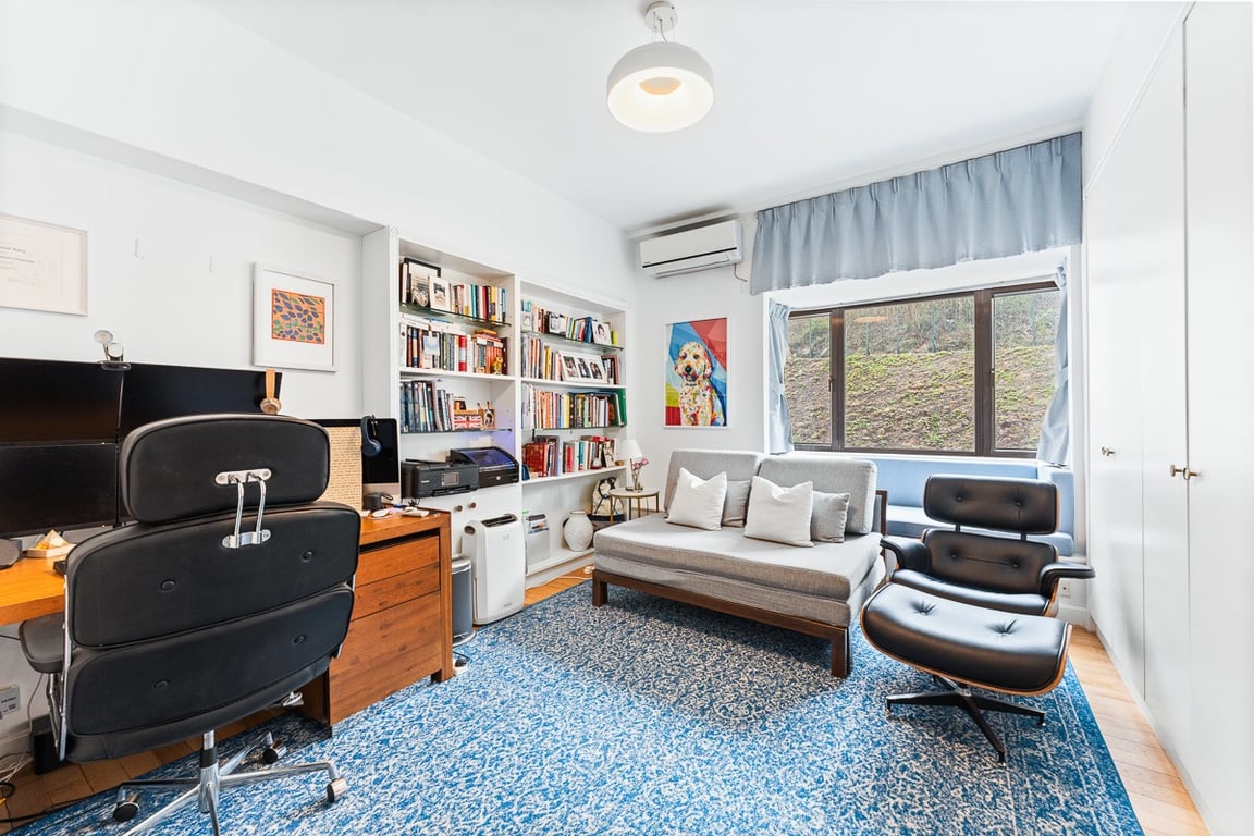 https://img.propertyraptor.com/cdn-cgi/imagedelivery/KD5bF_AFL0JDTbKLWF7z9g/ap8/ap8_001/hornet/prp/img/7ace6d60c13e85f65978c90db75f6a03-wtm.jpg/public