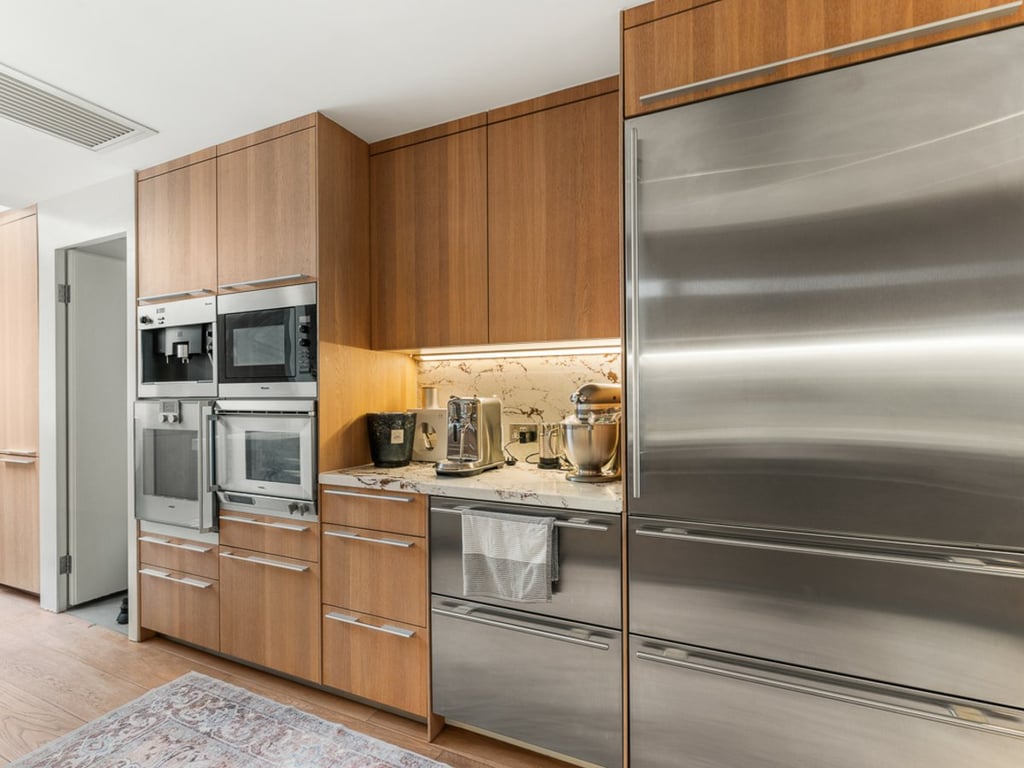 https://img.propertyraptor.com/cdn-cgi/imagedelivery/KD5bF_AFL0JDTbKLWF7z9g/ap8/ap8_001/hornet/prp/img/7af4188d428292273862999f66756d62-wtm.jpg/public
