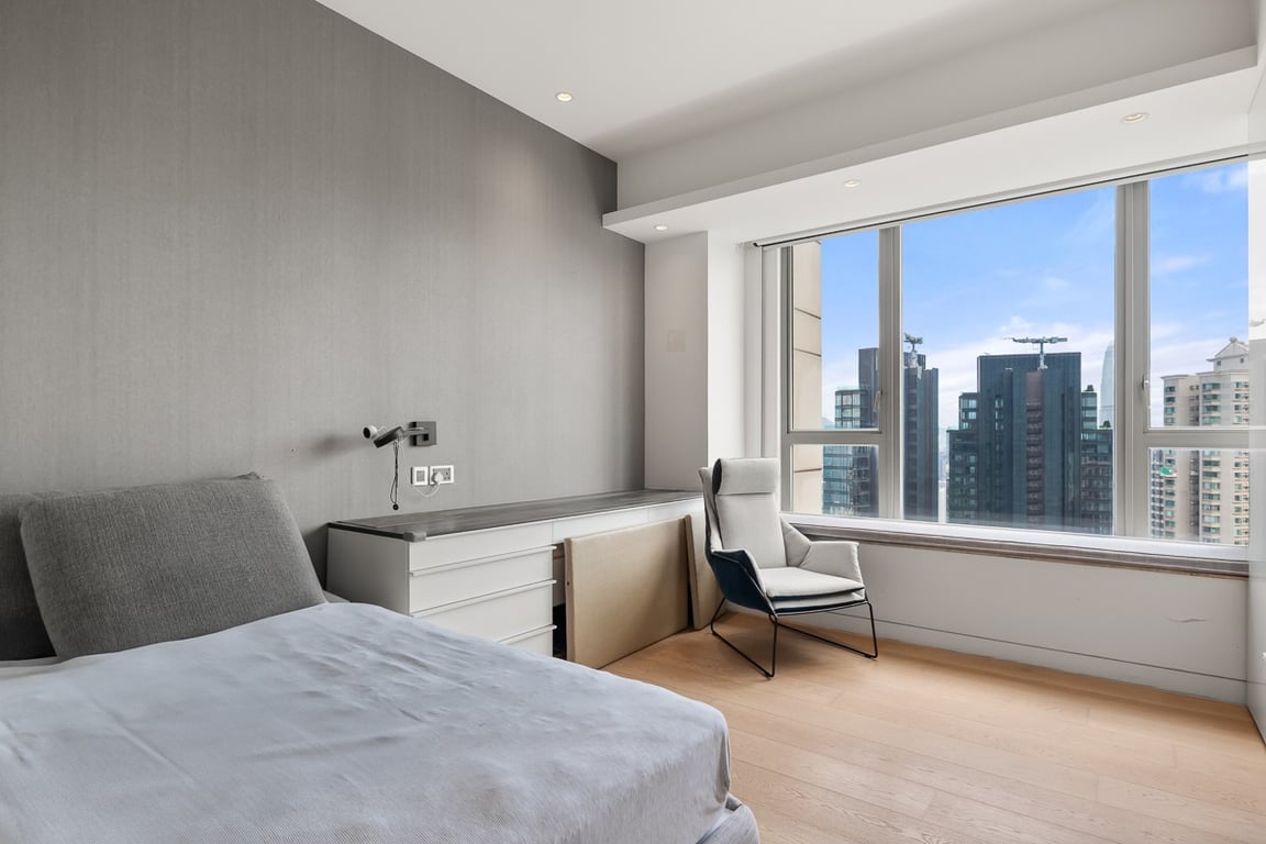 https://img.propertyraptor.com/cdn-cgi/imagedelivery/KD5bF_AFL0JDTbKLWF7z9g/ap8/ap8_001/hornet/prp/img/7b196031128c632d58f4b4e27ea125ba-wtm.jpg/public