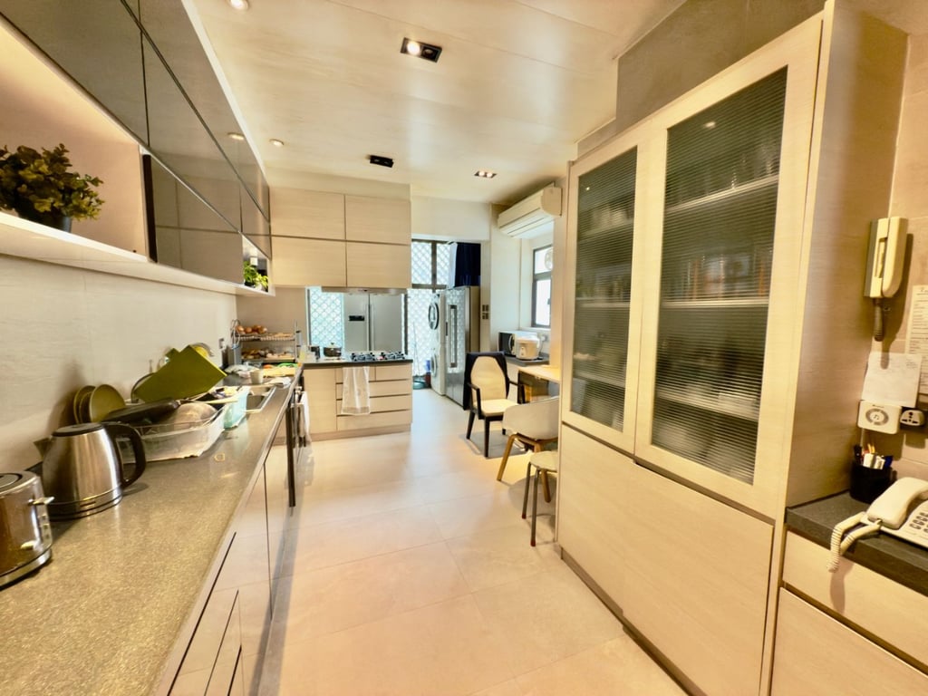 https://img.propertyraptor.com/cdn-cgi/imagedelivery/KD5bF_AFL0JDTbKLWF7z9g/ap8/ap8_001/hornet/prp/img/7b22084096a33a41af2e0f4bdcecd45b-wtm.jpg/public