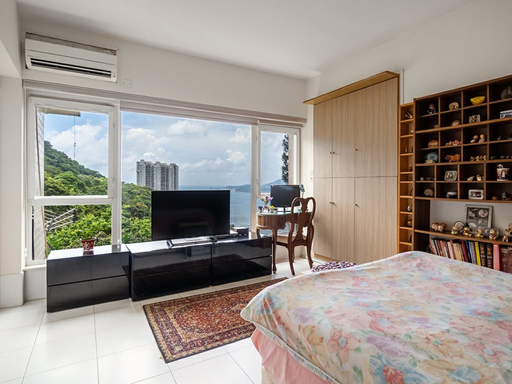 https://img.propertyraptor.com/cdn-cgi/imagedelivery/KD5bF_AFL0JDTbKLWF7z9g/ap8/ap8_001/hornet/prp/img/7b3cbf2ce003c7e2e0cd5d588282a72b.jpg/public
